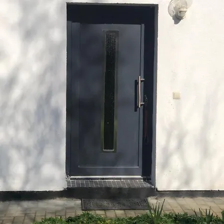 شقة Ferienwohnung Mit 2 Schlafzimmern, Ideal Fuer Handwerker, Geschaeftsreisende, Tagestouristen دورف مكلنبورغ